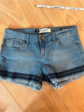 Vigoli Light Denim Embroidered Frayed Hem Jean Shorts